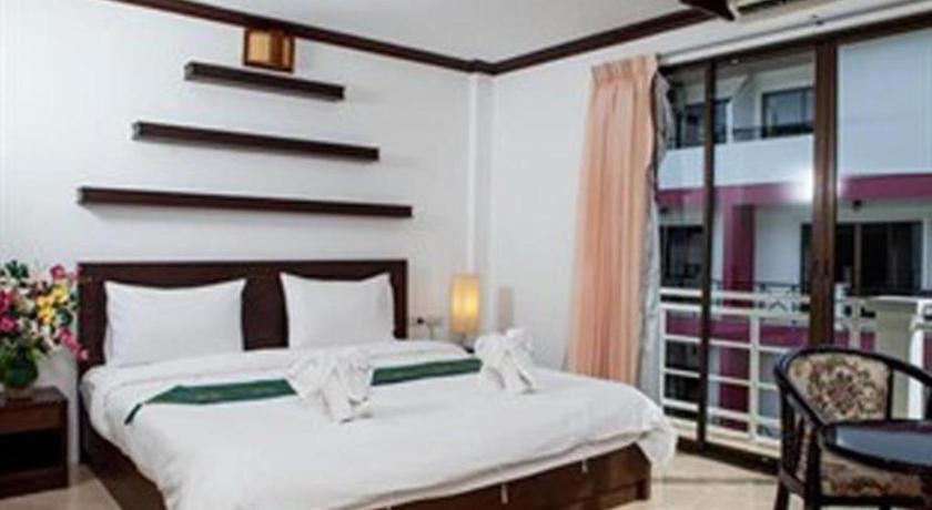 Triple Rund Place Hotel Patong Eksteriør billede