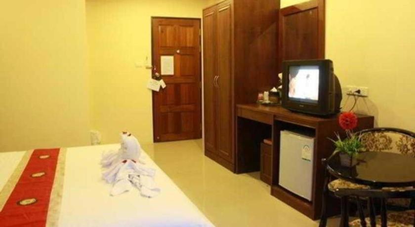 Triple Rund Place Hotel Patong Eksteriør billede