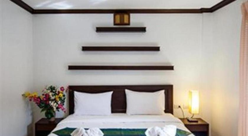 Triple Rund Place Hotel Patong Eksteriør billede